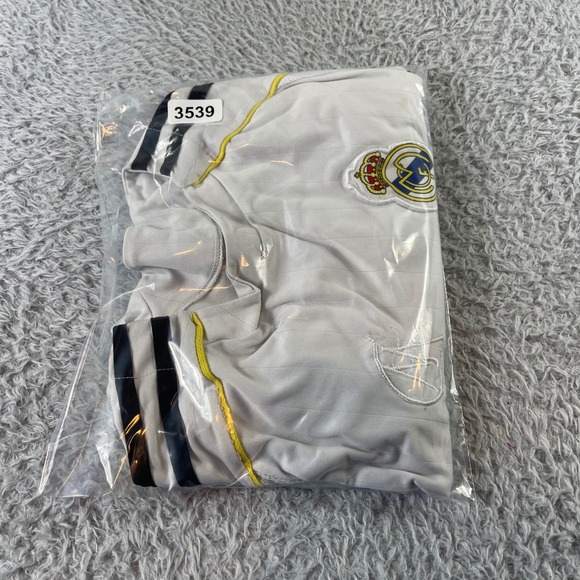 Real Madrid Kaka 8 Soccer Jersey White Adidas Short Sleeve Boys Size Medium - Picture 8 of 8